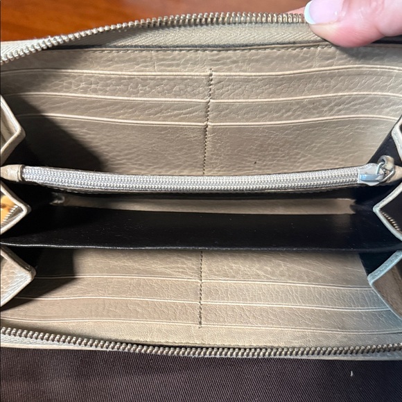 Gucci Beige and Black Diamanté Patterned Wallet - Picture 6 of 12